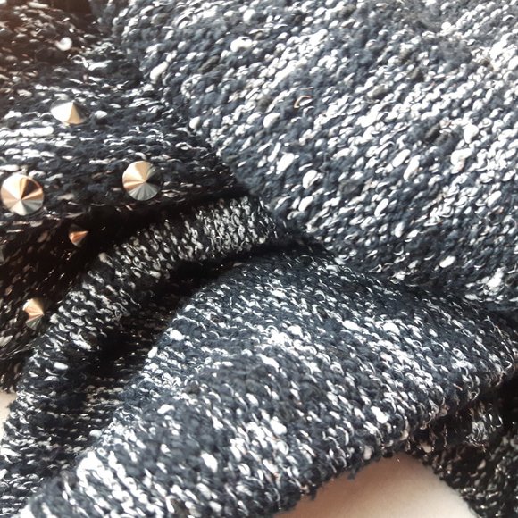 Chanel style metallic knit sweater with shoulder studs - Picture 2 of 6